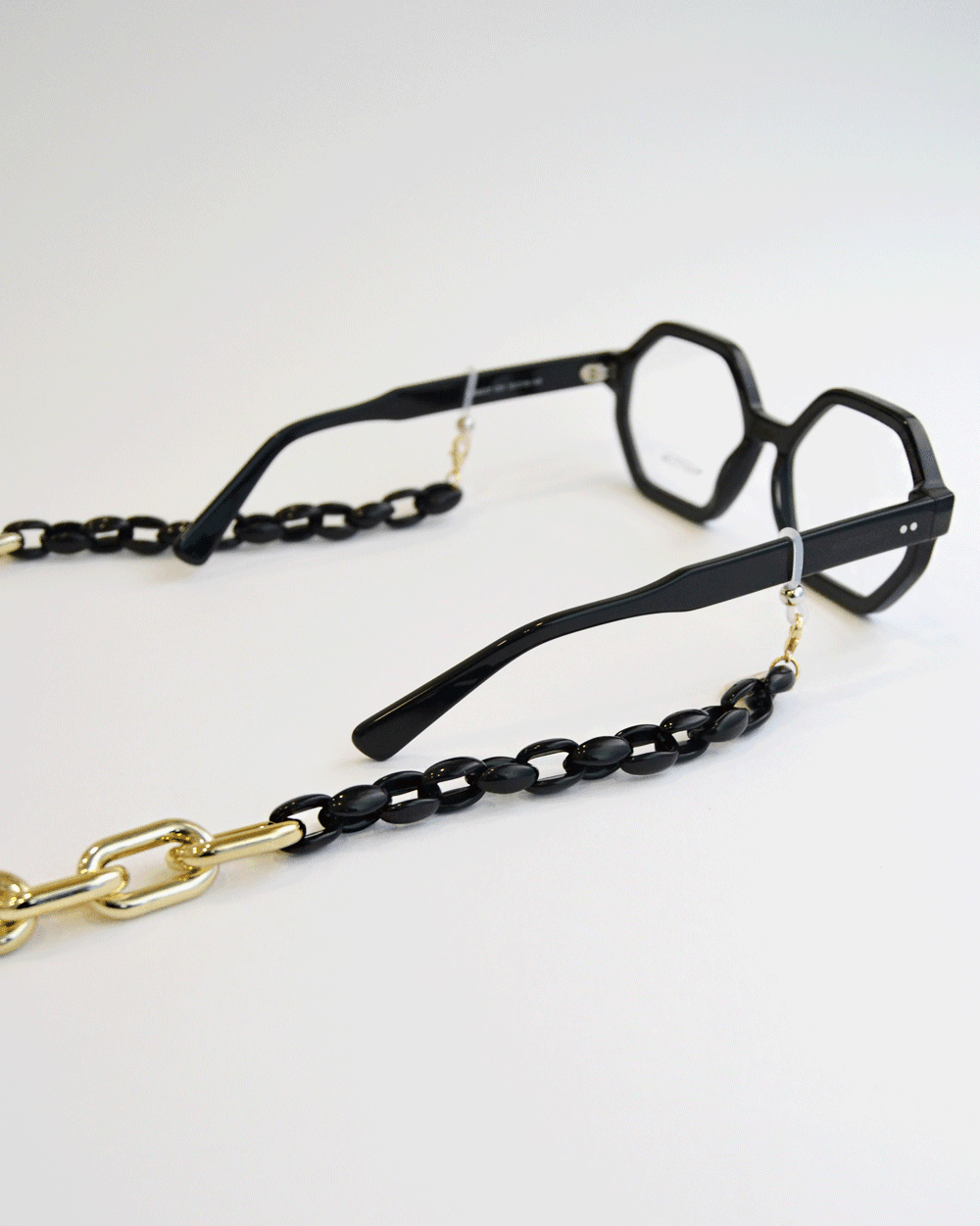 Cadena Acrílica Black Gold - Harpper Collection
