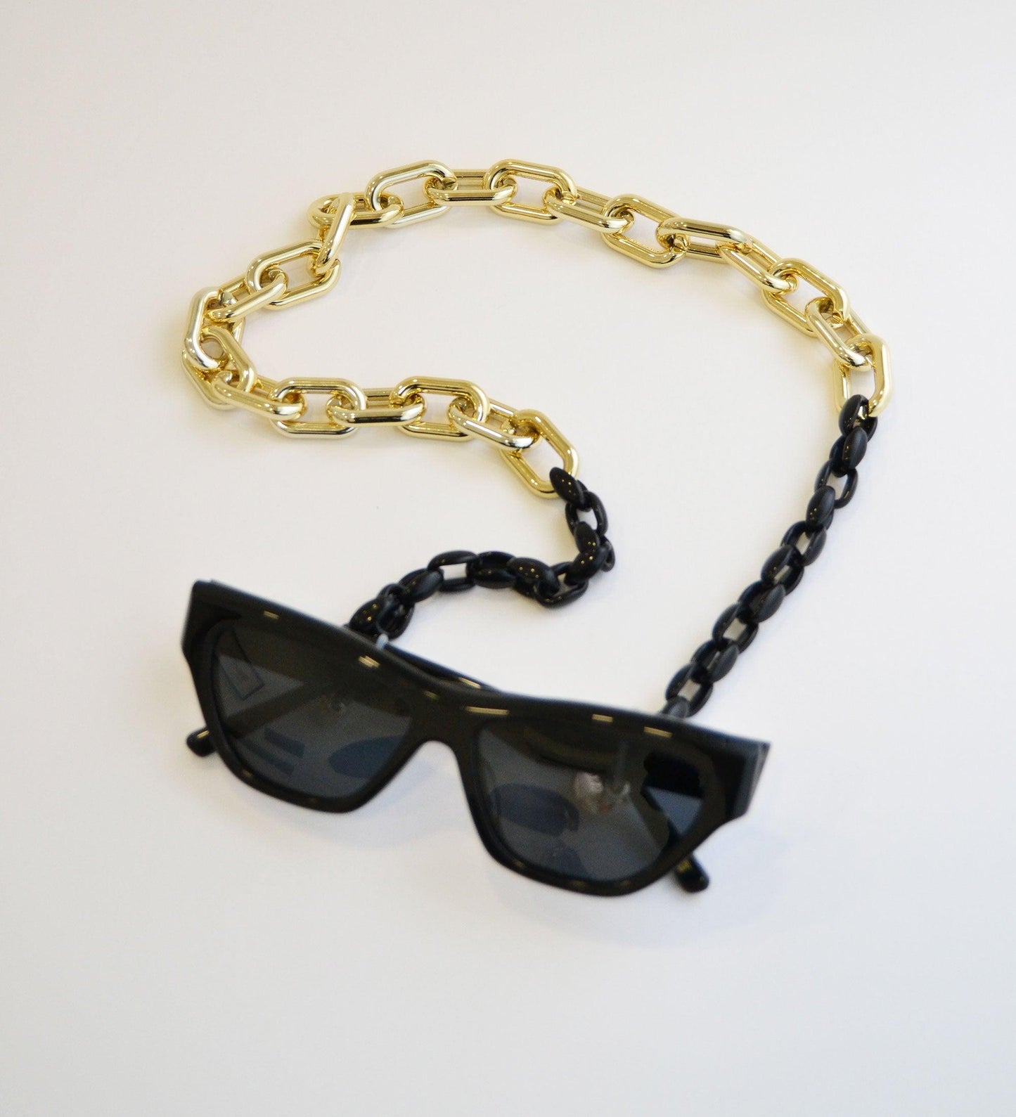 Cadena Acrílica Black Gold - Harpper Collection